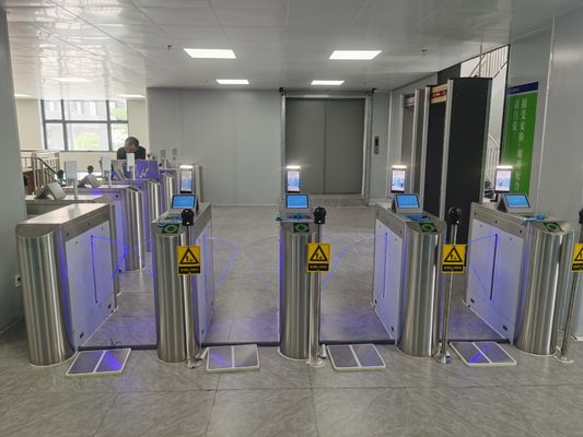 RS232 Коммуникация Станция железнодорожного вокзала с сканером штрих-кодов для проверки билетов
